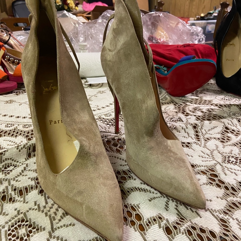 Louboutin tan suede heels